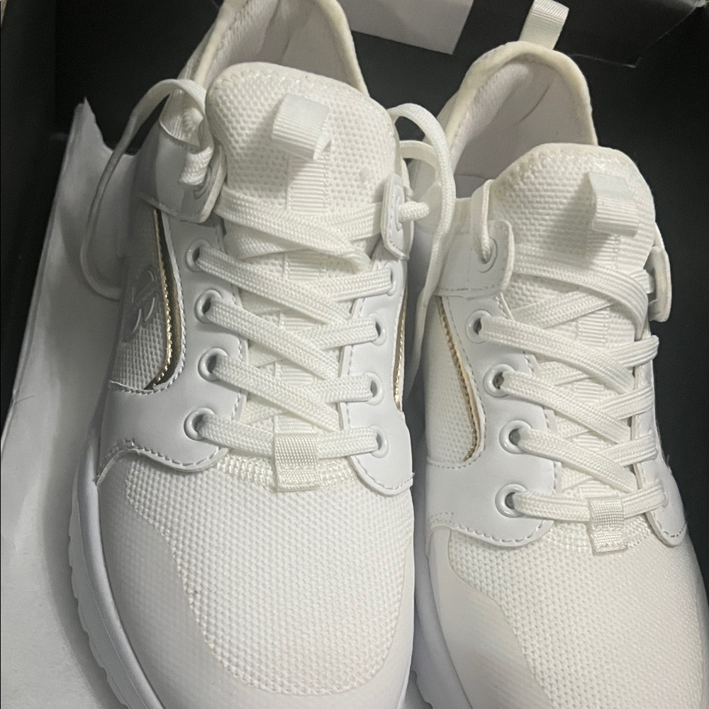 Stylish White Men's Sneakers
